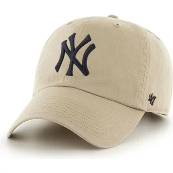 Cappellino visiera curva beige con logo nero di New York Yankees MLB Clean Up di 47 Brand