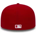 cappello-piatto-rosso-chiuso-59fifty-essential-dei-new-york-yankees-mlb-di-new-era