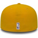 cappellino-visiera-piatta-giallo-aderente-59fifty-essential-di-los-angeles-lakers-nba-di-new-era