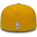cappello-piatto-giallo-chiuso-59fifty-essential-dei-los-angeles-lakers-nba-di-new-era