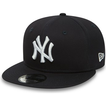 Cappellino visiera piatta blu marino regolabile 9FIFTY Essential di New York Yankees MLB di New Era
