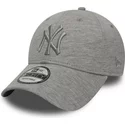 cappellino-visiera-curva-grigio-regolabile-con-logo-grigio-di-new-york-yankees-mlb-9forty-essential-di-new-era