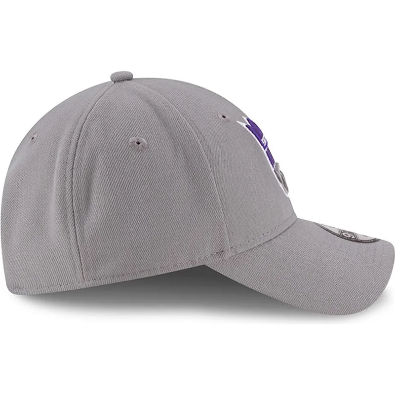 cappelli-curva-grigio-cinghia-regolabile-9forty-the-league-dei-sacramento-kings-nba-di-new-era cappelli-curva-grigio-cinghia-regolabile-9forty-the-league-dei-sacramento-kings-nba-di-new-era