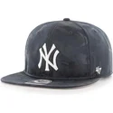berretto-snapback-a-visiera-piatta-mimetico-blu-navy-new-york-yankees-mlb-captain-jigsaw-di-47-brand