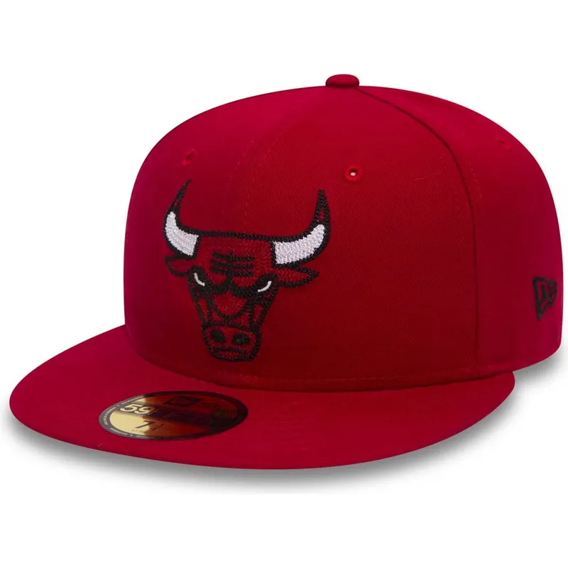 cappellino-piatto-rosso-aderente-59fifty-chain-stitch-dei-chicago-bulls-nba-di-new-era