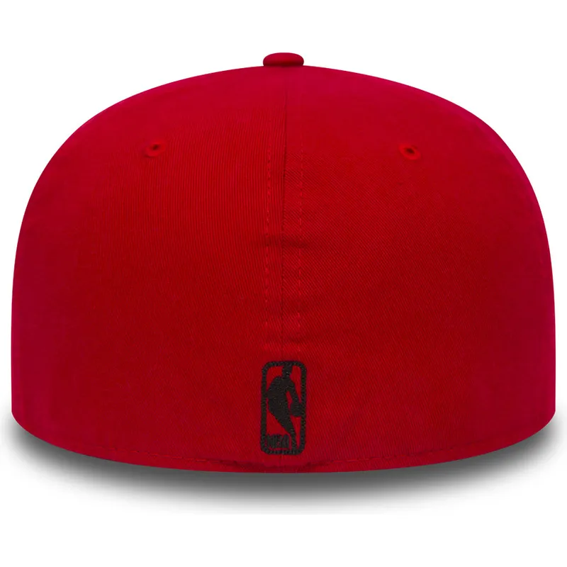 cappellino-piatto-rosso-aderente-59fifty-chain-stitch-dei-chicago-bulls-nba-di-new-era