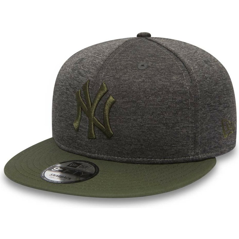 cappellino-visiera-piatta-grigio-snapback-con-logo-e-visiera-verde-9fifty-heather-maglione-di-new-york-yankees-mlb-di-new-era