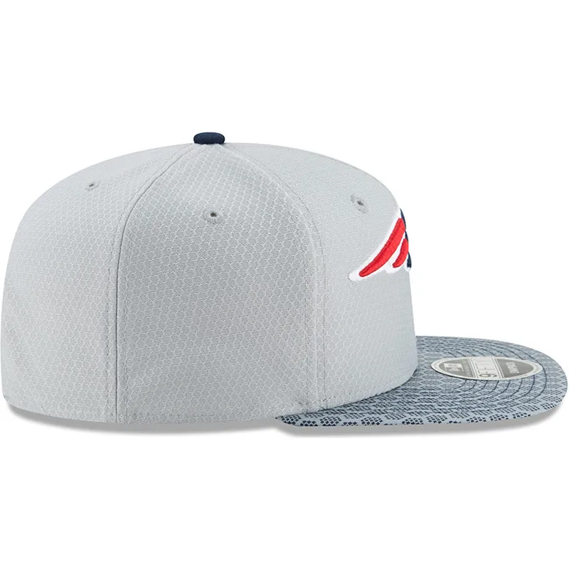 cappelli-piatta-grigio-snapback-9fifty-sideline-dei-new-england-patriots-nfl-di-new-era