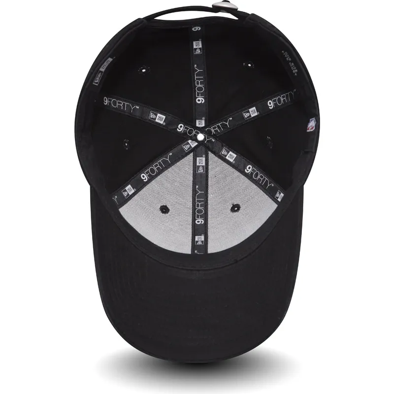cappelli-curva-nero-cinghia-regolabile-9forty-felt-infill-dei-brooklyn-nets-nba-di-new-era cappelli-curva-nero-cinghia-regolabile-9forty-felt-infill-dei-brooklyn-nets-nba-di-new-era