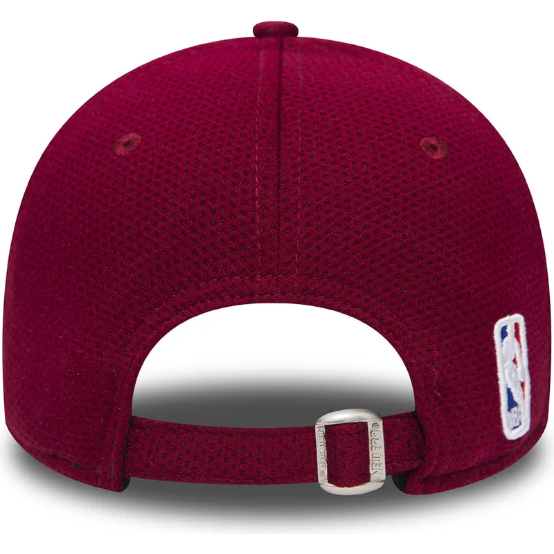 cappelli-curva-rosso-cinghia-regolabile-9forty-mesh-dei-cleveland-cavaliers-nba-di-new-era