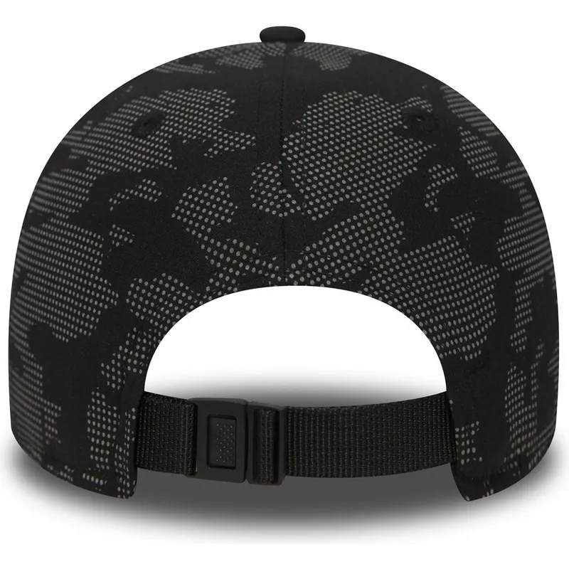 cappelli-curva-nero-cinghia-regolabile-9forty-night-time-reflective-dei-las-vegas-raiders-nfl-di-new-era