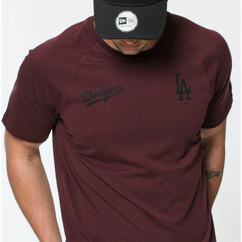 magliette-manica-corta-rosso-granate-tech-series-dei-los-angeles-dodgers-mlb-di-new-era