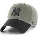 cappellino-visiera-curva-verde-con-visiera-e-logo-nero-di-new-york-yankees-mlb-clean-up-two-tone-di-47-brand