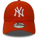 cappellino-visiera-curva-arancione-regolabile-9forty-essential-di-new-york-yankees-mlb-di-new-era