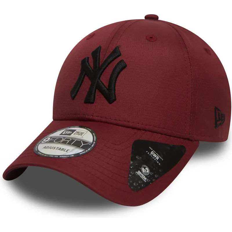 cappelli-curva-rosso-cinghia-regolabile-granate-negro-9forty-ripstop-dei-new-york-yankees-mlb-di-new-era cappelli-curva-rosso-cinghia-regolabile-granate-negro-9forty-ripstop-dei-new-york-yankees-mlb-di-new-era