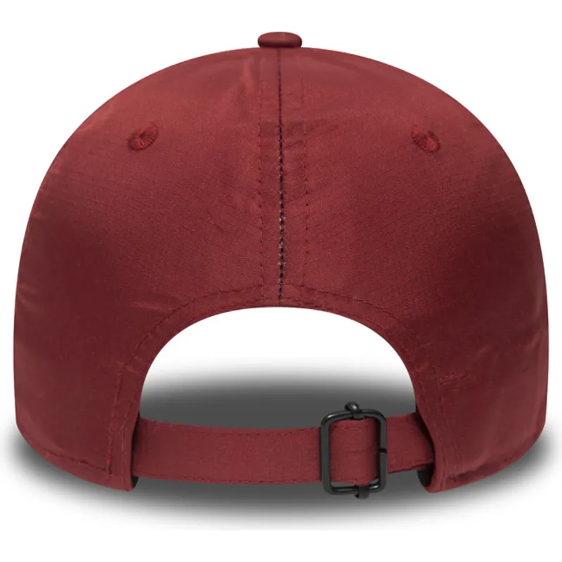 cappelli-curva-rosso-cinghia-regolabile-granate-negro-9forty-ripstop-dei-new-york-yankees-mlb-di-new-era cappelli-curva-rosso-cinghia-regolabile-granate-negro-9forty-ripstop-dei-new-york-yankees-mlb-di-new-era
