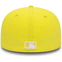 cappello-piatto-giallo-aderente-59fifty-essential-dei-new-york-yankees-mlb-di-new-era