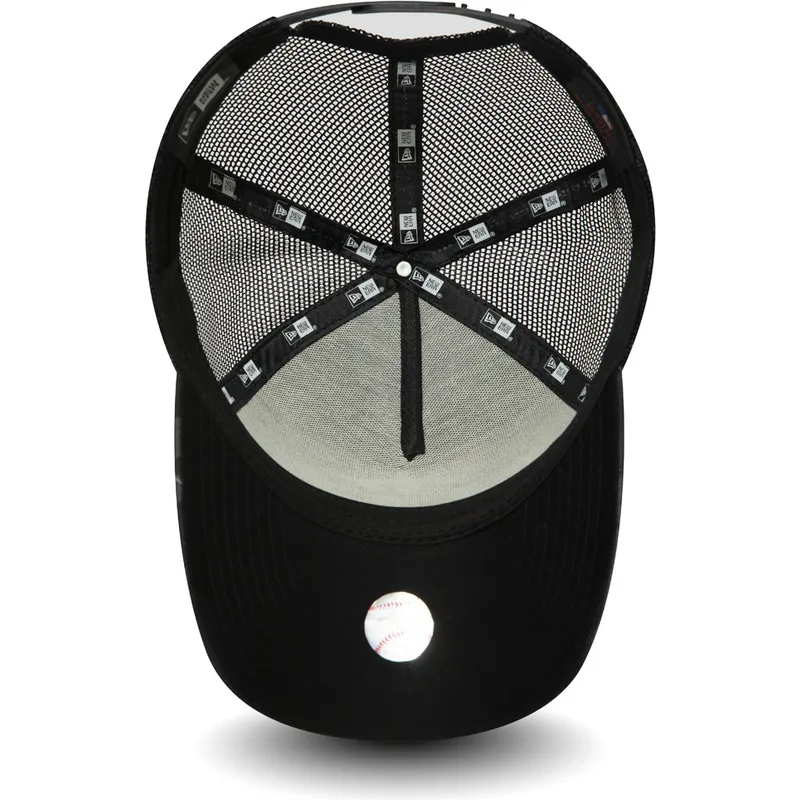 cappelli-curva-mimetizzazione-snapback-negro-essential-camo-a-frame-dei-new-york-yankees-mlb-di-new-era