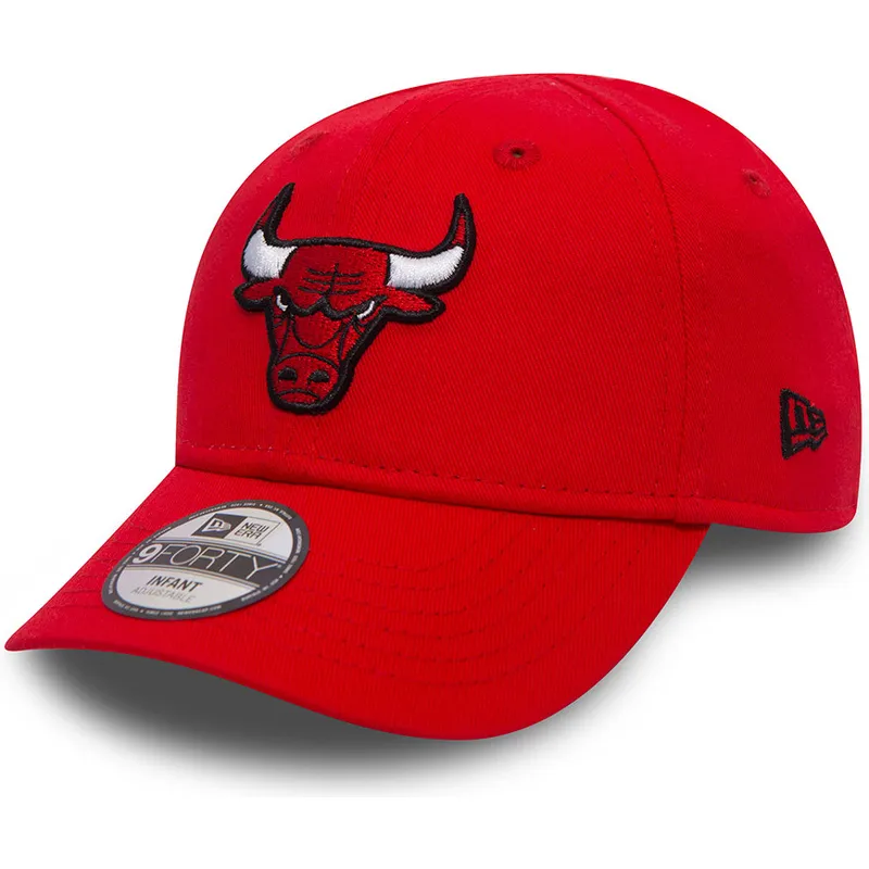 cappelli-curva-rosso-cinghia-regolabile-per-bambino-9forty-essential-dei-chicago-bulls-nba-di-new-era