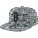 cappellino-grigio-a-visiera-piatta-snapback-con-logo-nero-9fifty-engineered-fit-dei-boston-red-sox-mlb-di-new-era