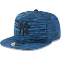 cappellino-snapback-piatto-blu-con-logo-nero-9fifty-engineered-fit-dei-new-york-yankees-mlb-di-new-era