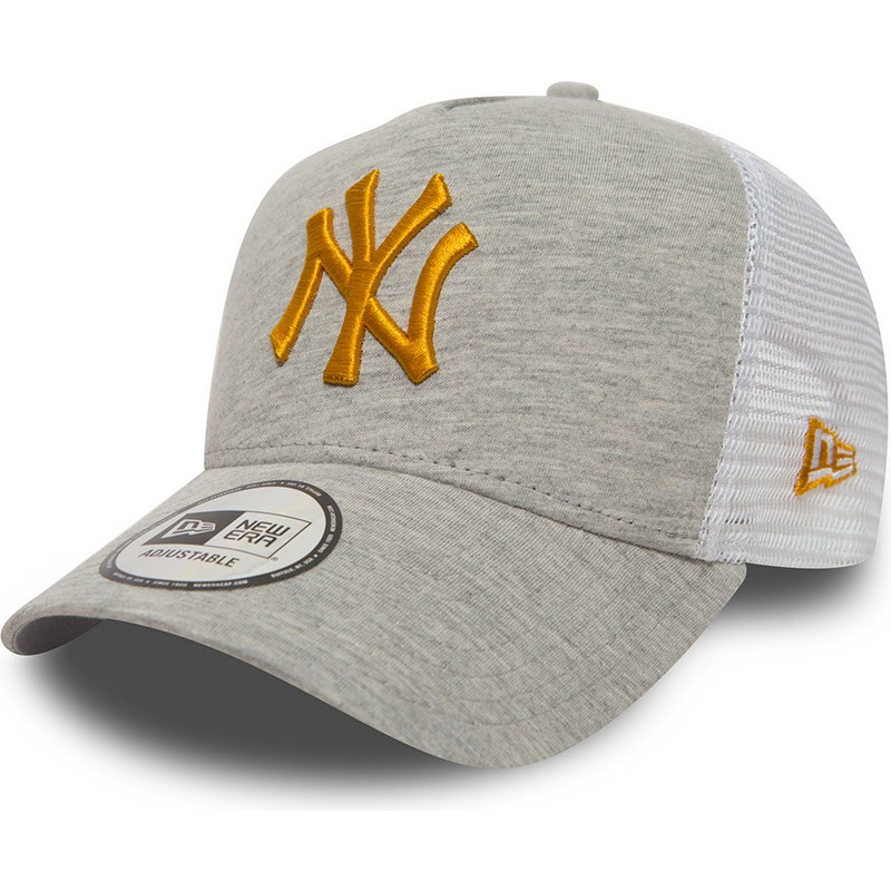 cappellino-trucker-grigio-con-logo-giallo-9forty-essential-maglione-di-new-york-yankees-mlb-di-new-era