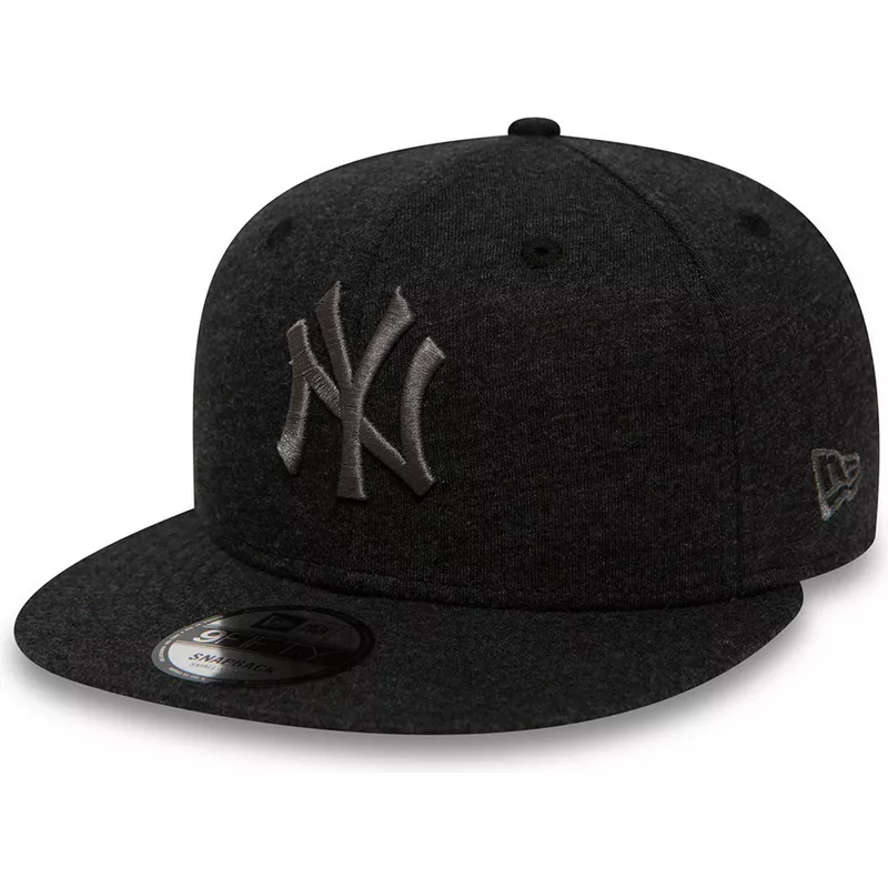 cappellino-visiera-piatta-grigio-snapback-con-logo-grigio-9fifty-essential-maglione-di-new-york-yankees-mlb-di-new-era