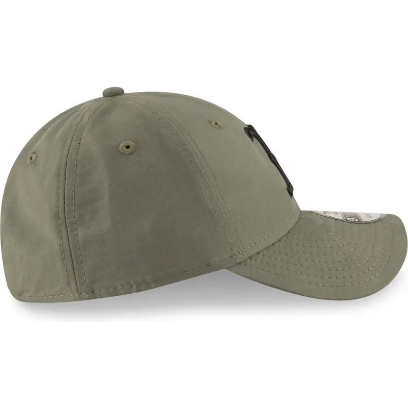 cappelli-curva-verde-cinghia-regolabile-9twenty-nylon-packable-dei-boston-red-sox-mlb-di-new-era