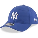 cappellino-curvo-blu-regolabile-9twenty-nylon-packable-dei-new-york-yankees-mlb-di-new-era