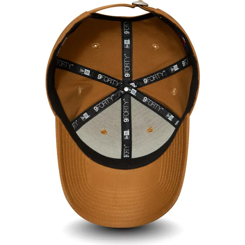 cappelli-curva-marrone-cinghia-regolabile-trigo-9forty-league-essential-dei-new-york-yankees-mlb-di-new-era
