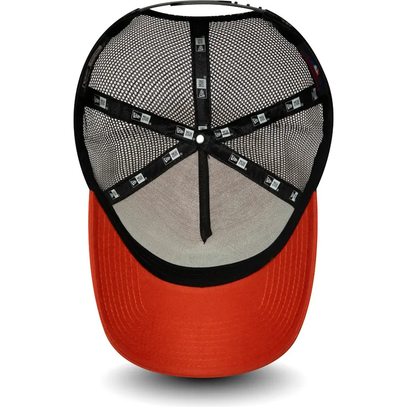 cappellino-trucker-rosso-con-logo-nero-league-essential-a-frame-dei-new-york-yankees-mlb-di-new-era