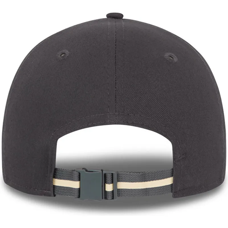 cappelli-curva-grigio-cinghia-regolabile-9forty-di-new-era cappelli-curva-grigio-cinghia-regolabile-9forty-di-new-era