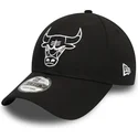 cappellino-curvo-nero-regolabile-con-logo-bianco-9forty-league-essential-di-chicago-bulls-nba-di-new-era