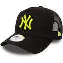 new-era-yellow-logo-league-essential-a-frame-new-york-yankees-mlb-black-trucker-hat