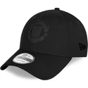 cappelli-curva-nero-cinghia-regolabile-9forty-rubber-patch-dei-manchester-united-football-club-premier-league-di-new-era