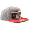 cappellino-snapback-piatto-grigio-e-rosso-nes-controller-nintendo-di-difuzed