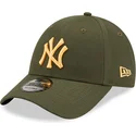 cappellino-curvo-verde-regolabile-con-logo-arancione-9forty-league-essential-dei-new-york-yankees-mlb-di-new-era