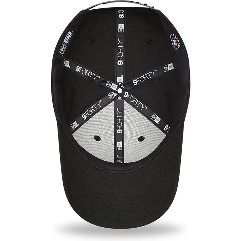 cappelli-curva-nero-cinghia-regolabile-9forty-black-and-gold-dei-new-york-yankees-mlb-di-new-era