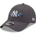 cappellino-grigio-curvo-regolabile-9forty-rose-swallow-bird-dei-new-york-yankees-mlb-di-new-era