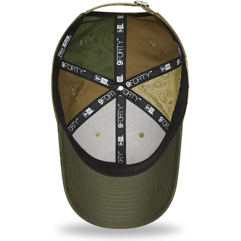 cappelli-curva-verde-cinghia-regolabile-9forty-paisley-print-dei-new-york-yankees-mlb-di-new-era