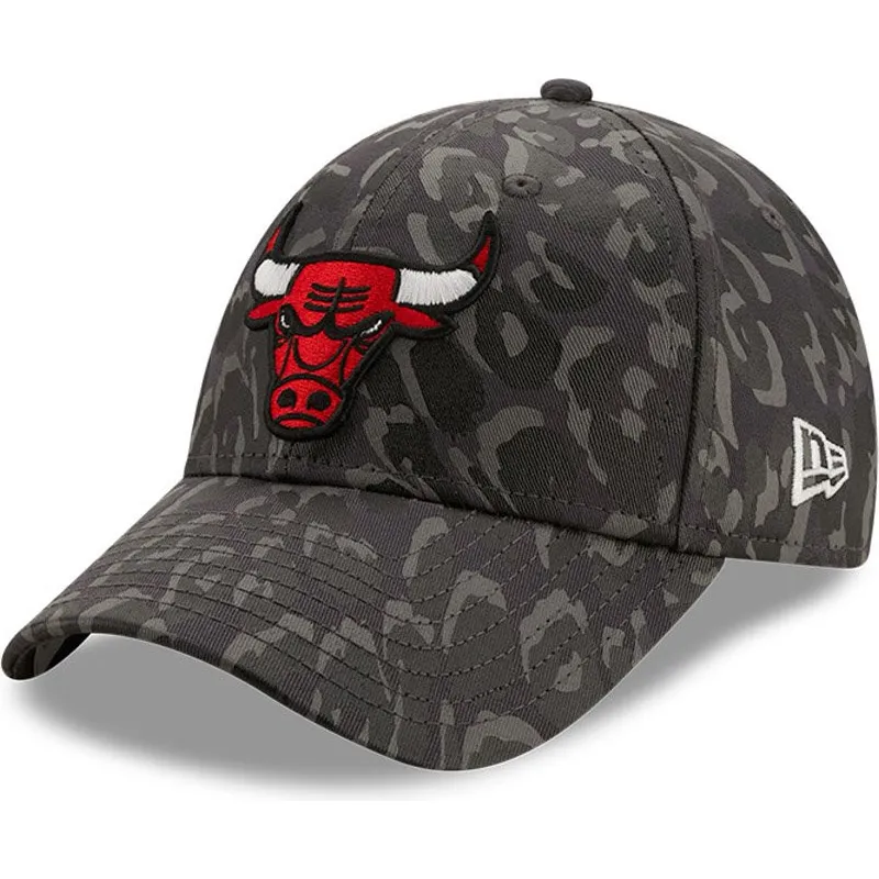 cappelli-curva-mimetizzazione-cinghia-regolabile-negro-9forty-all-over-camo-dei-chicago-bulls-nba-di-new-era cappelli-curva-mimetizzazione-cinghia-regolabile-negro-9forty-all-over-camo-dei-chicago-bulls-nba-di-new-era