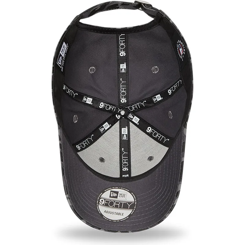 cappellino-curvo-camouflage-nero-regolabile-9forty-all-over-camo-dei-new-york-yankees-mlb-di-new-era