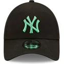 cappellino-curvo-nero-regolabile-con-logo-verde-9forty-league-essential-dei-new-york-yankees-mlb-di-new-era