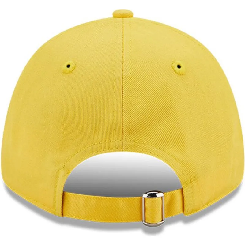 cappelli-curva-giallo-cinghia-regolabile-9forty-essential-dei-vespa-piaggio-di-new-era cappelli-curva-giallo-cinghia-regolabile-9forty-essential-dei-vespa-piaggio-di-new-era
