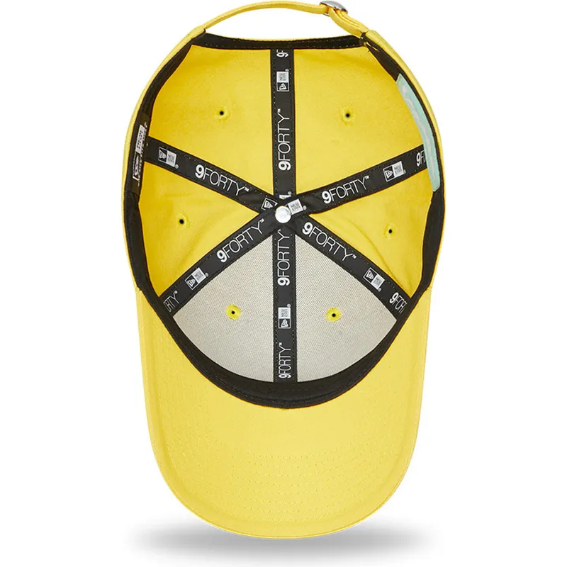 cappelli-curva-giallo-cinghia-regolabile-9forty-essential-dei-vespa-piaggio-di-new-era cappelli-curva-giallo-cinghia-regolabile-9forty-essential-dei-vespa-piaggio-di-new-era