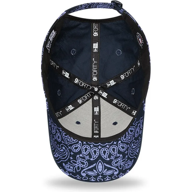 cappelli-curva-blu-marino-cinghia-regolabile-9forty-paisley-print-dei-new-york-yankees-mlb-di-new-era cappelli-curva-blu-marino-cinghia-regolabile-9forty-paisley-print-dei-new-york-yankees-mlb-di-new-era