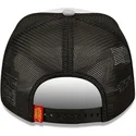 cappellino-trucker-grigio-e-nero-a-frame-character-sports-di-bugs-bunny-looney-tunes-di-new-era