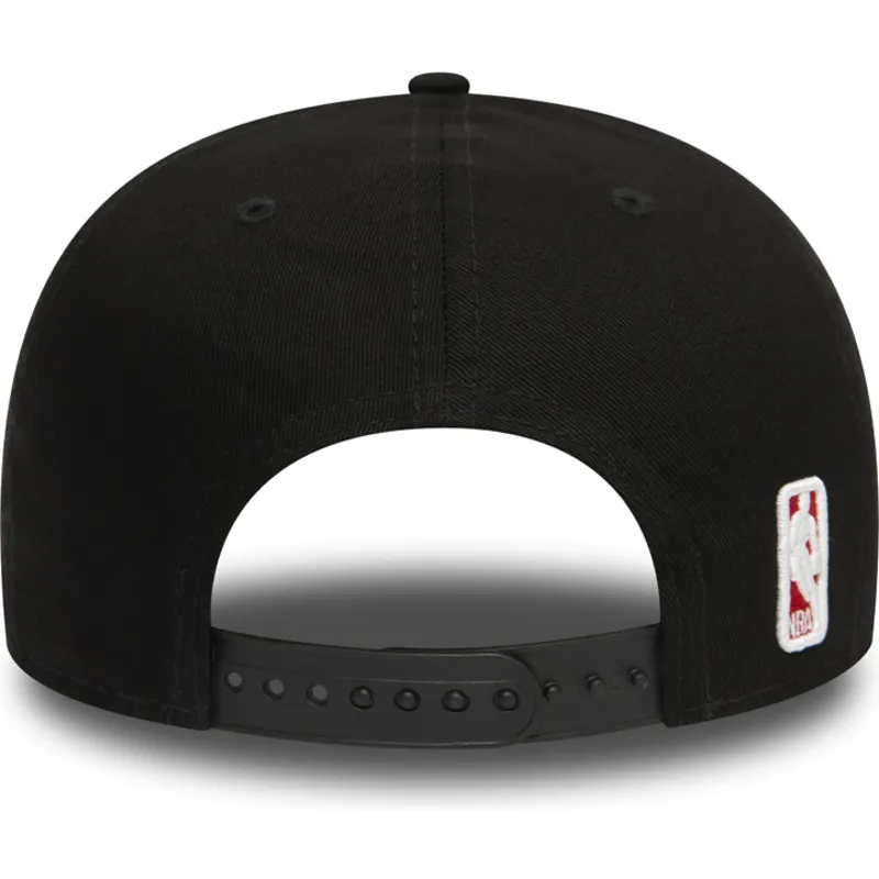 cappello-piatto-nero-snapback-9fifty-dei-chicago-bulls-nba-di-new-era