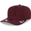 cappelli-curva-rosso-snapback-granate-granate-9fifty-stretch-snap-dei-new-york-yankees-mlb-di-new-era