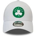 cappelli-curva-bianco-cinghia-regolabile-9forty-shadow-tech-dei-boston-celtics-nba-di-new-era